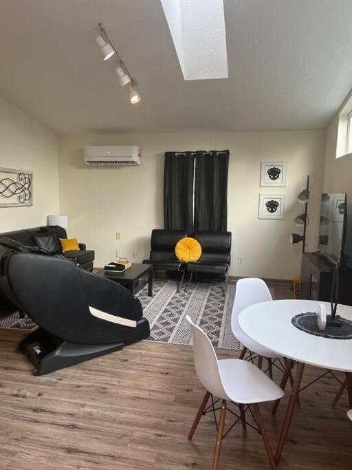 Paradise Oasis Near Lake *Full Body Massage Chair* Longview Dış mekan fotoğraf